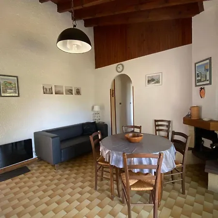 Maison Cri-cri A *